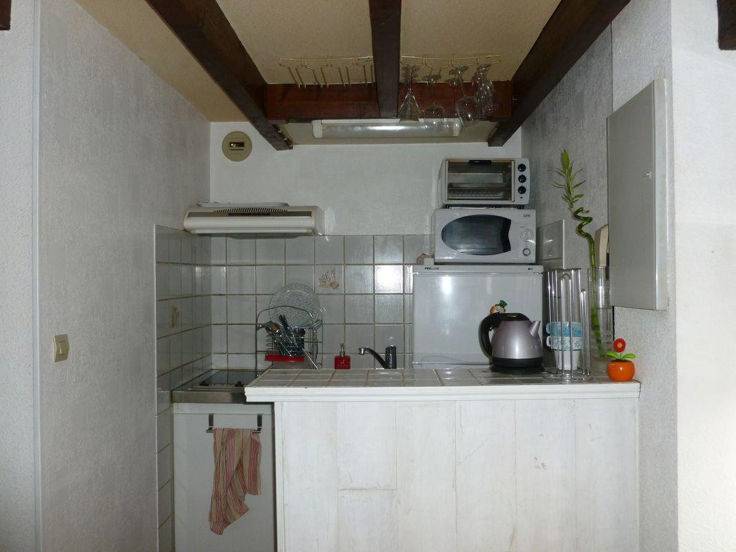 
                                                Location
                                                 Appartement T1 bis situé en centre ville