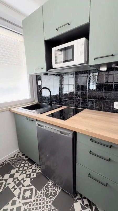 
                                                Location
                                                 Appartement T1 de 21m2