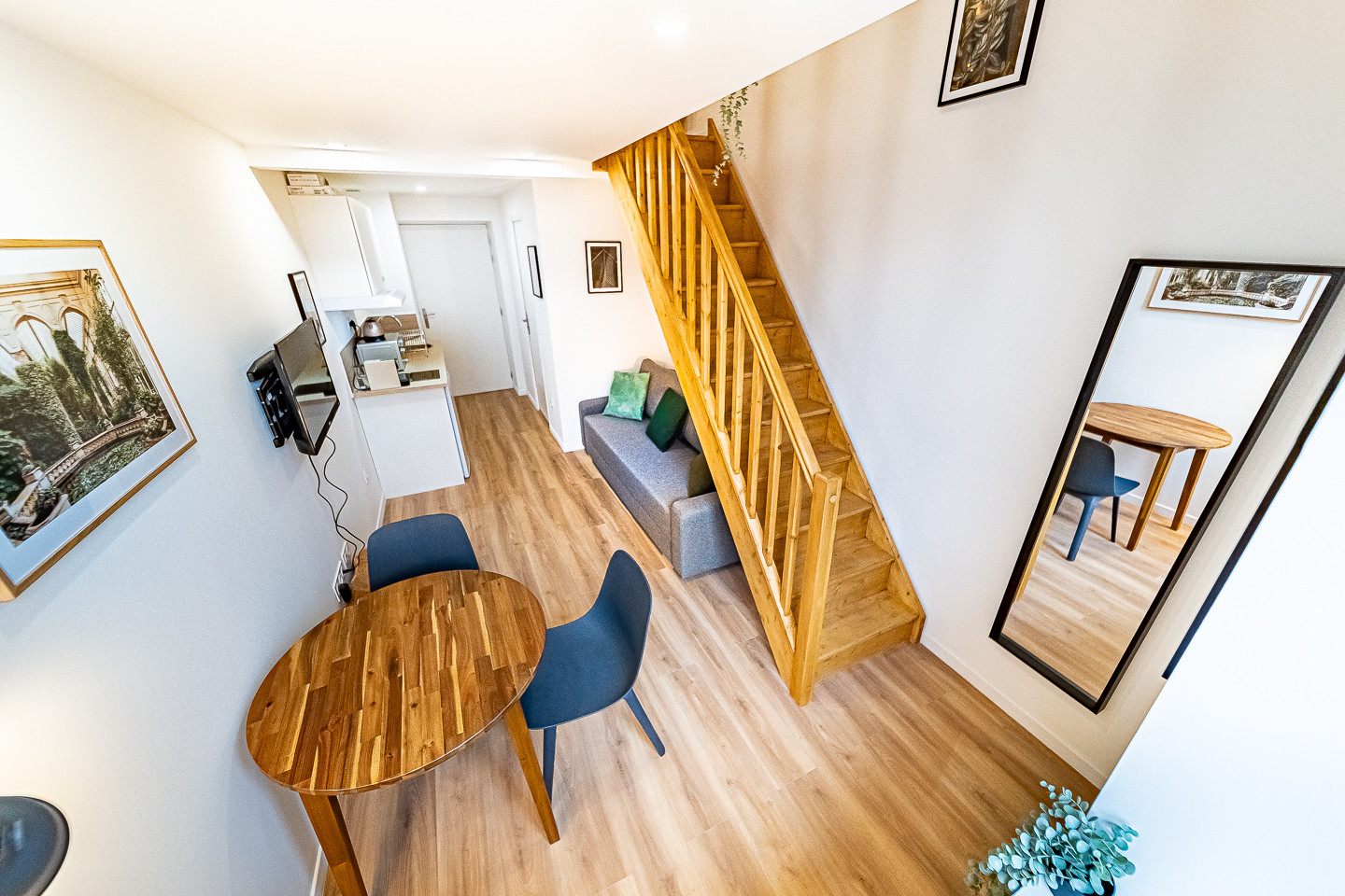 
                                                Location
                                                 Appartement T1 Meublé