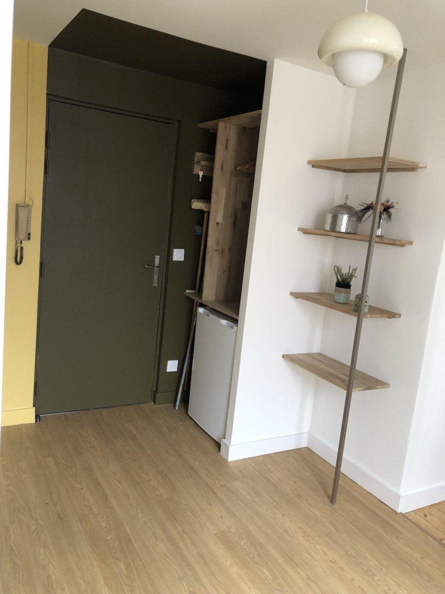 
                                                Location
                                                 Appartement T1 meublé et rénové Centre Gare