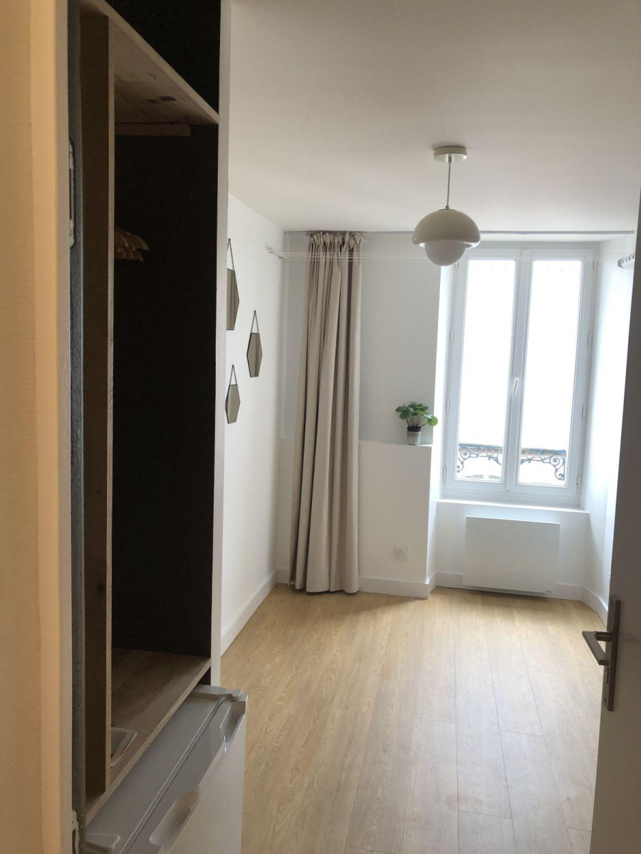 
                                                Location
                                                 Appartement T1 meublé et rénové Centre Gare