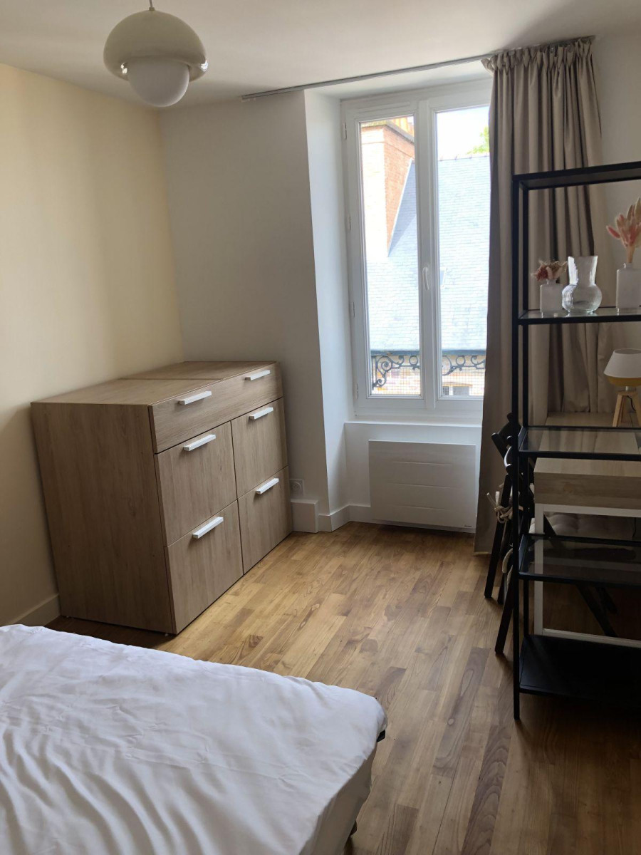 
                                                Location
                                                 Appartement T1 meublé et rénové Centre Gare