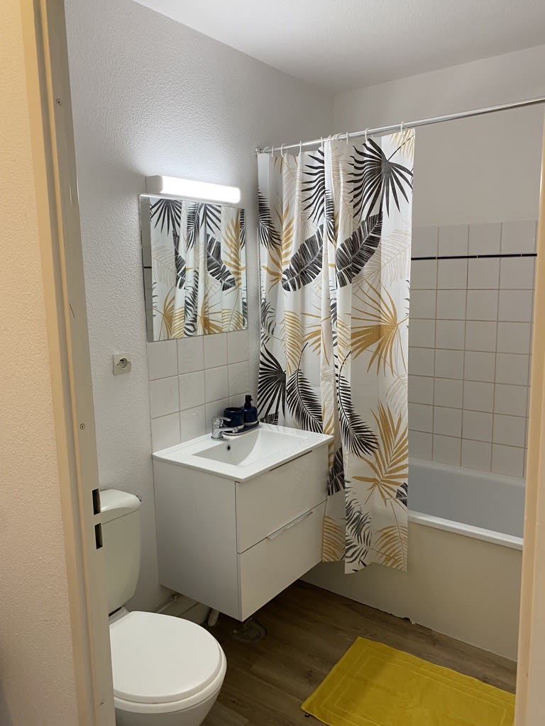 
                                                Vente
                                                 Appartement T1 meublé vendu loué en location meublé