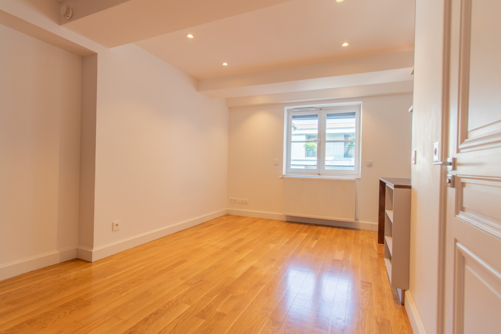 
                                                Location
                                                 Appartement T1 - Non meublé