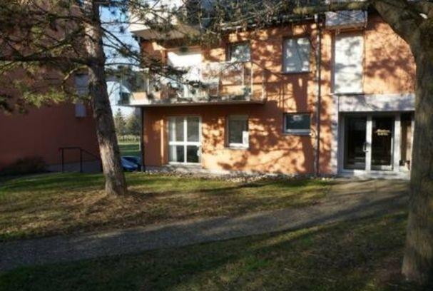 
                                                Location
                                                 Appartement T1 proche des Institutions Européennes