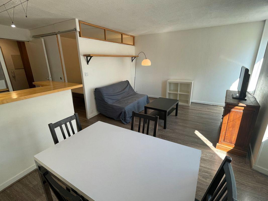 
                                                Location
                                                 Appartement T1bis meublé – Bordeaux Centre proche