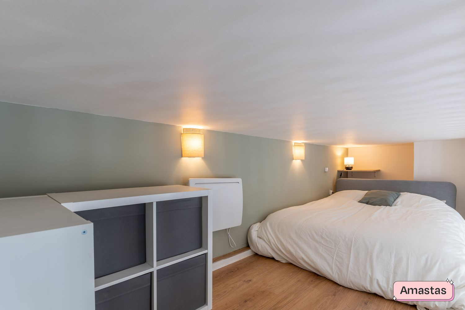 
                                                Location
                                                 Appartement T1bis rénové et meublé au coeur de Bordeaux