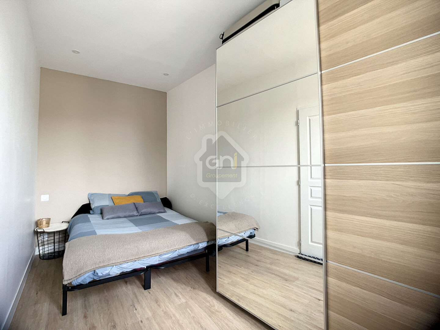 
                                                Location
                                                 Appartement T2 - 1er étage