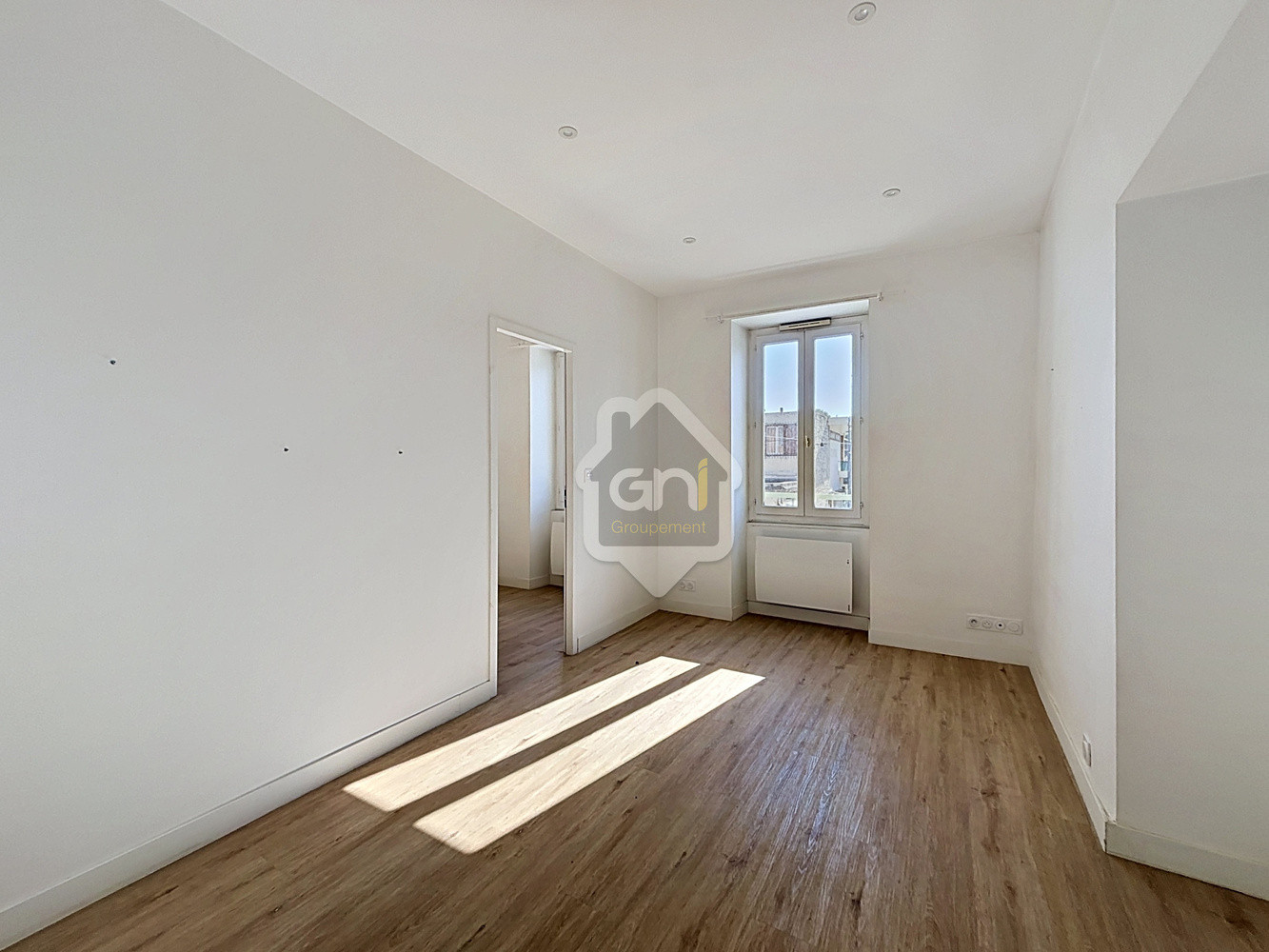 
                                                Location
                                                 Appartement T2 - 1er étage
