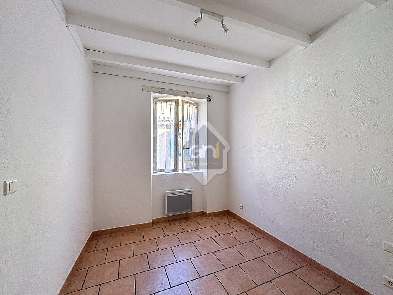 
                                                Location
                                                 Appartement T2 - 1er étage - n°7