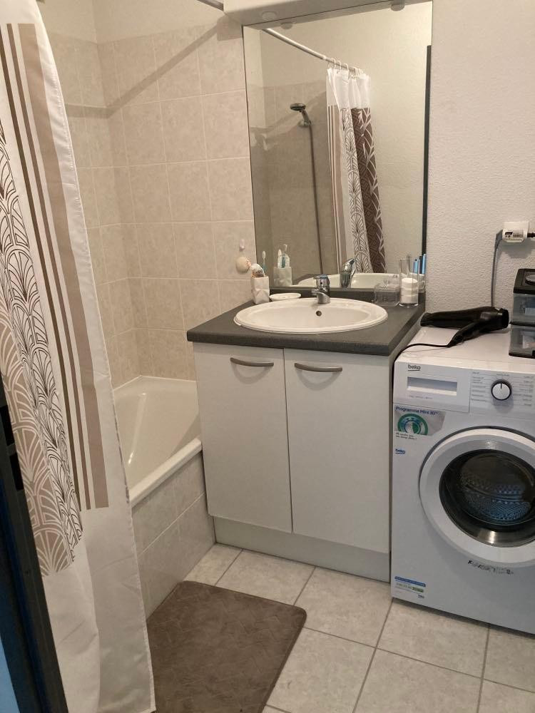 
                                                Location
                                                 Appartement T2, 2 terrasses, parking