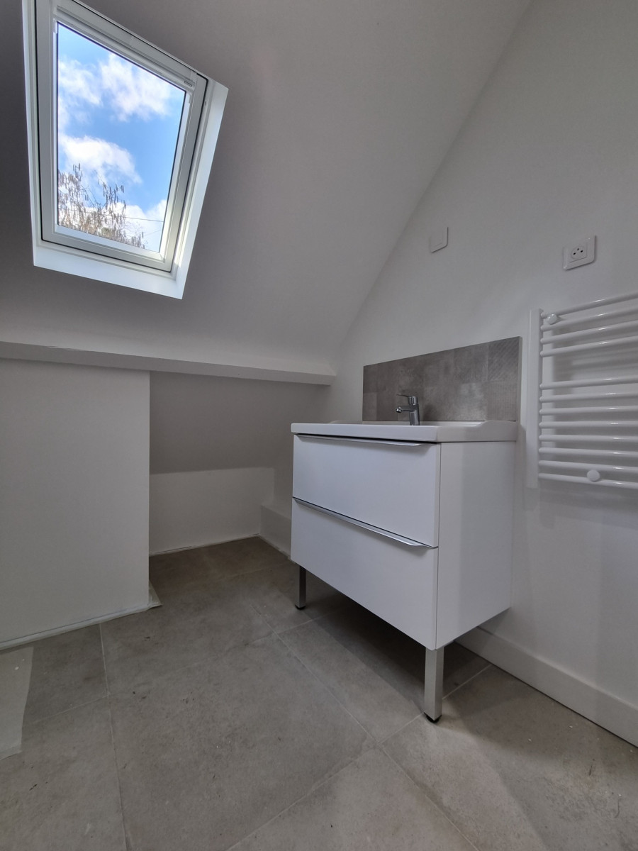 
                                                Location
                                                 Appartement T2 28.23m² à SAINT LEU D'ESSERENT