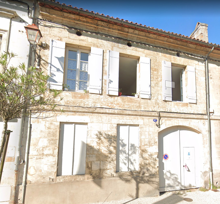 
                                                Location
                                                 Appartement T2 30 m2 Centre ville Castillon la bataille