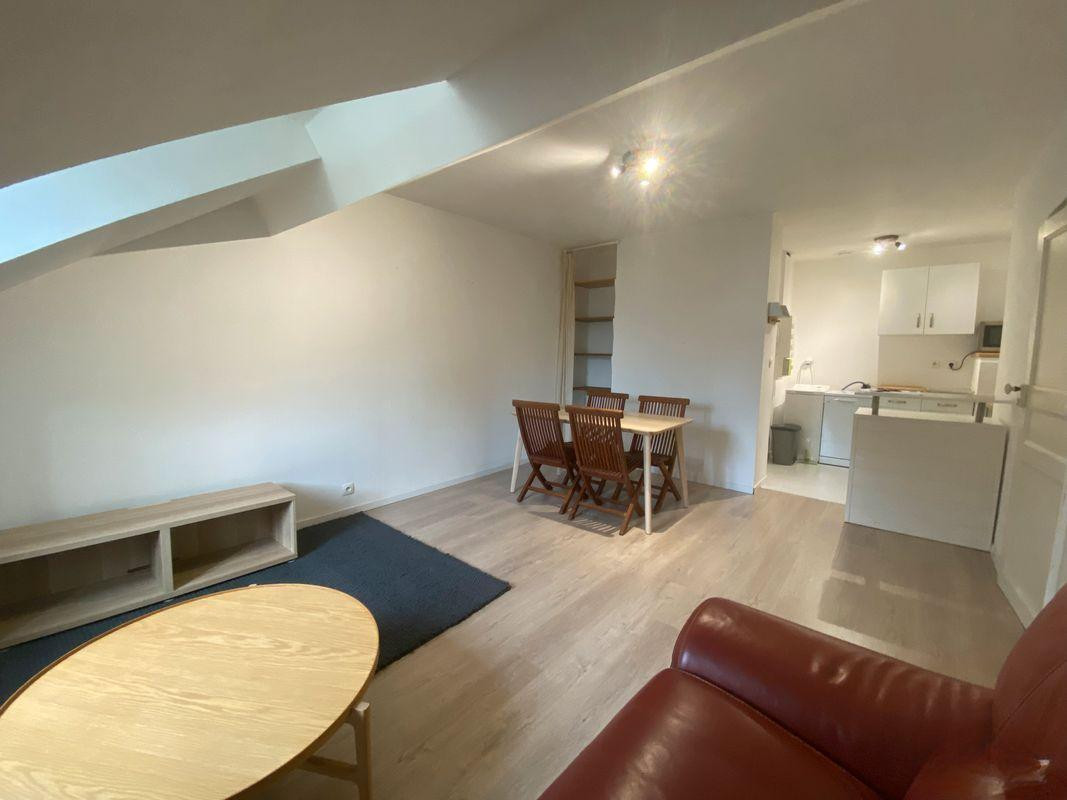 
                                                Location
                                                 Appartement T2 40 m2 Quartier Canclaux Mellinet