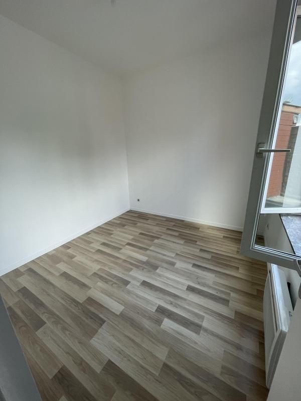 
                                                Location
                                                 Appartement T2 40 m2 - Roubaix proche Eurotéléport - 25911013