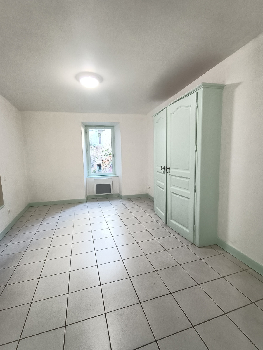 
                                                Location
                                                 Appartement T2 40m² à Sarlat-la-Canéda