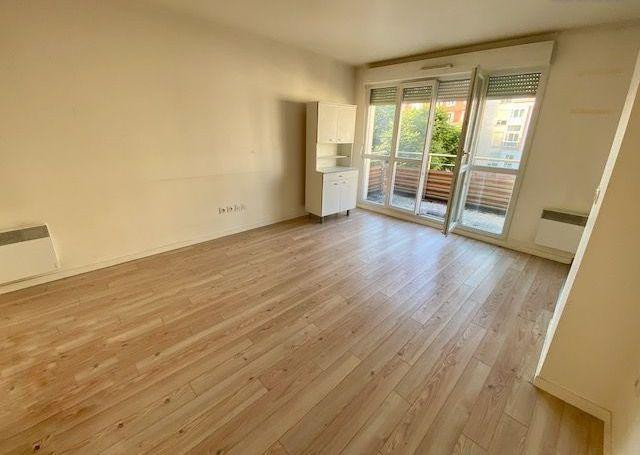 
                                                Location
                                                 Appartement T2 40m2 parking balcon cave