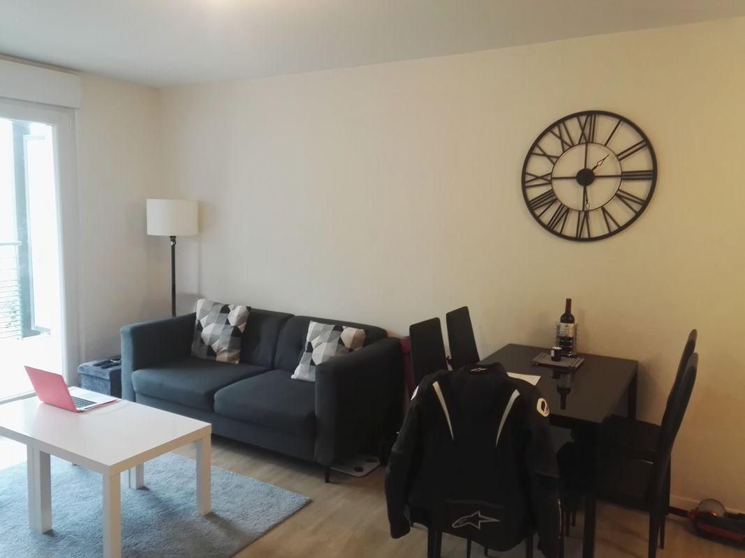 
                                                Location
                                                 Appartement T2 (42m2) non meublé dans résidence