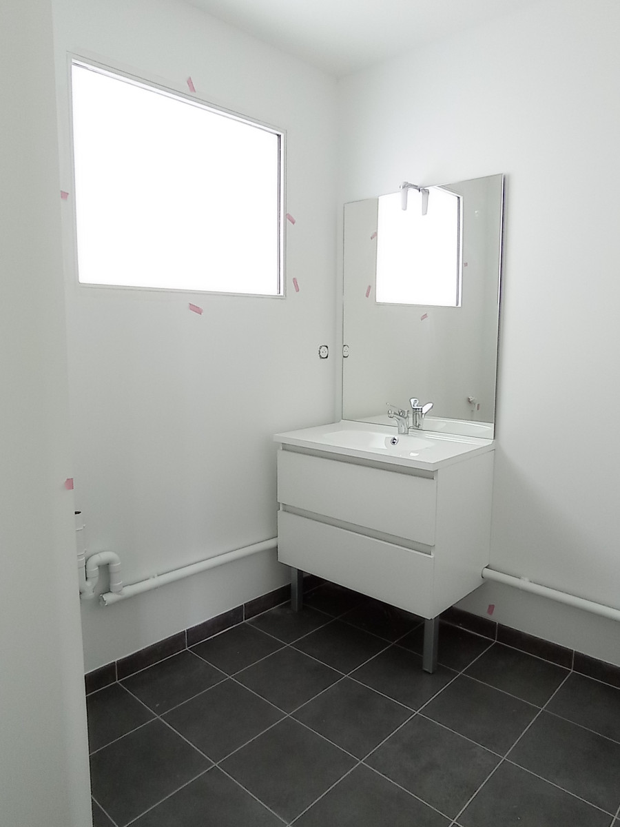 
                                                Location
                                                 Appartement T2 44m² à Floirac