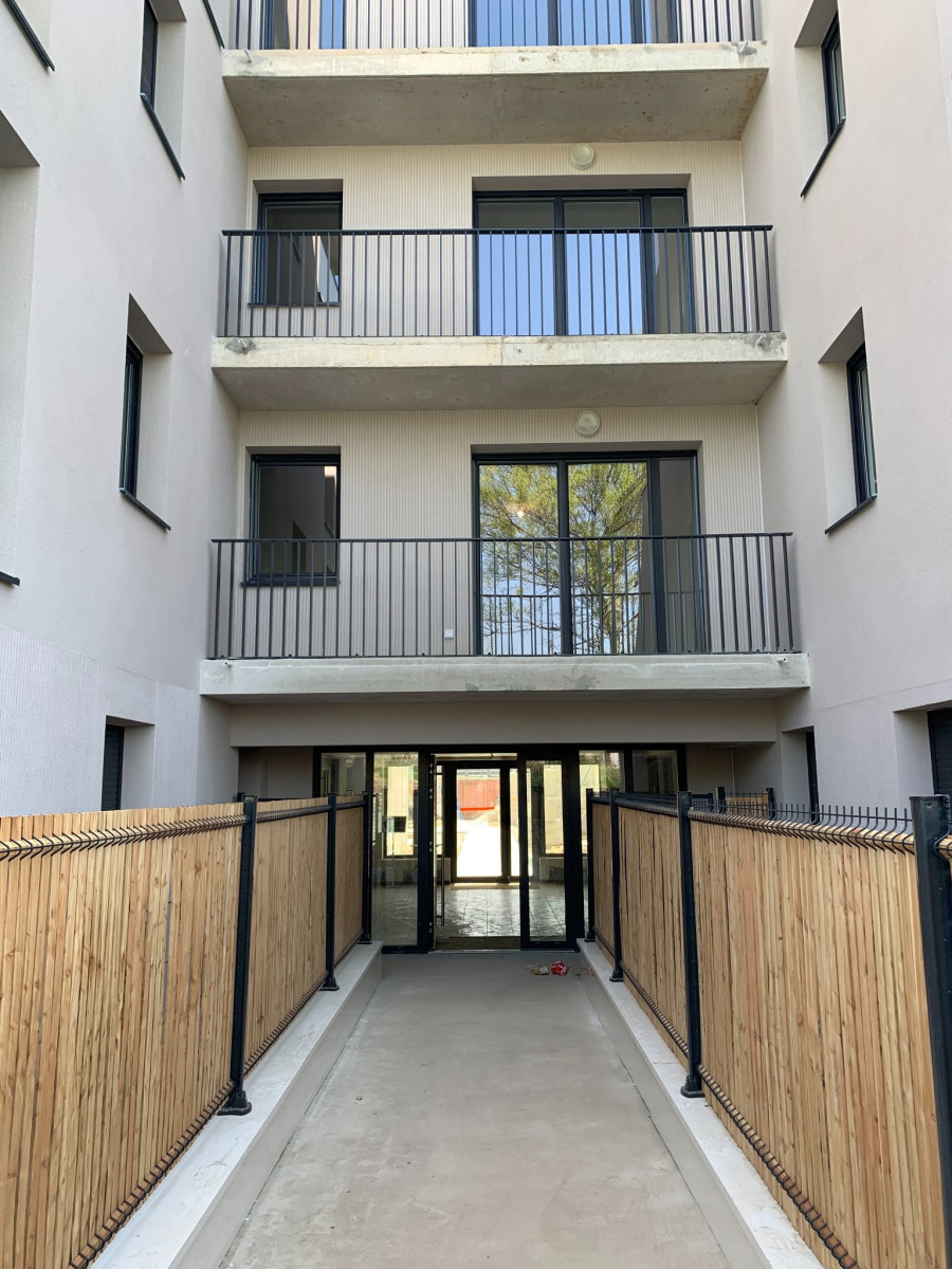 
                                                Location
                                                 Appartement T2 45m² à Lormont