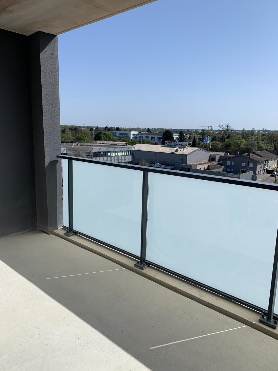 
                                                Location
                                                 Appartement T2 45m² à Lormont