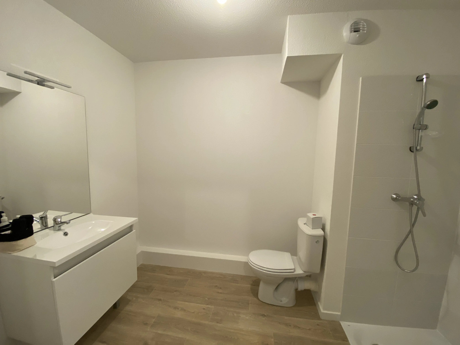
                                                Location
                                                 Appartement T2 45m² à null