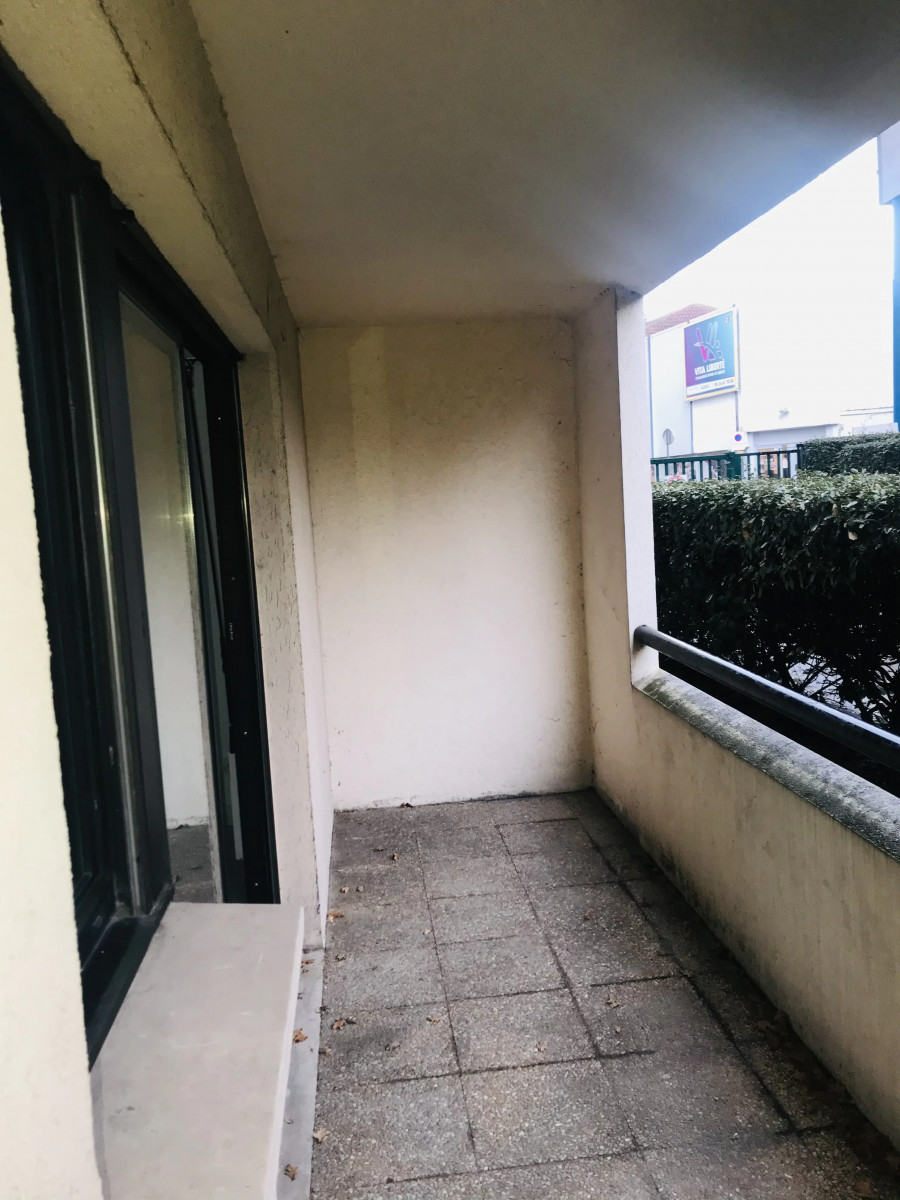 
                                                Location
                                                 Appartement T2 48m² à Talence