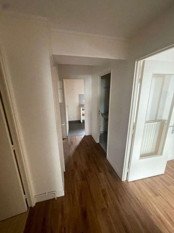
                                                Location
                                                 Appartement T2 75018