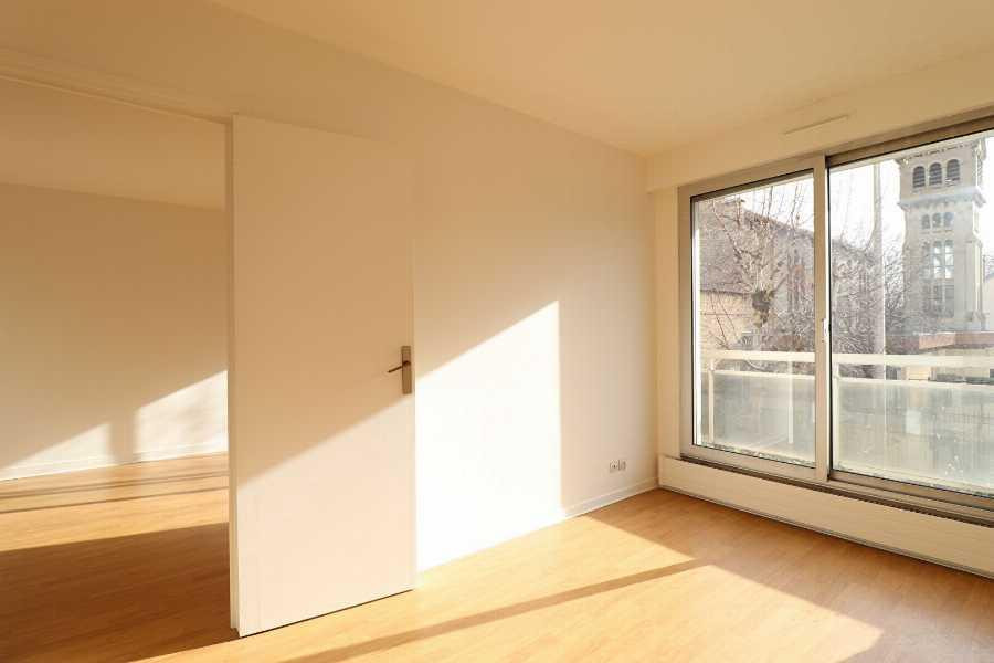 
                                                Location
                                                 Appartement T2 à louer à Courbevoie