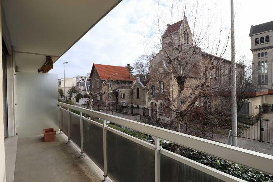 
                                                Location
                                                 Appartement T2 à louer à Courbevoie