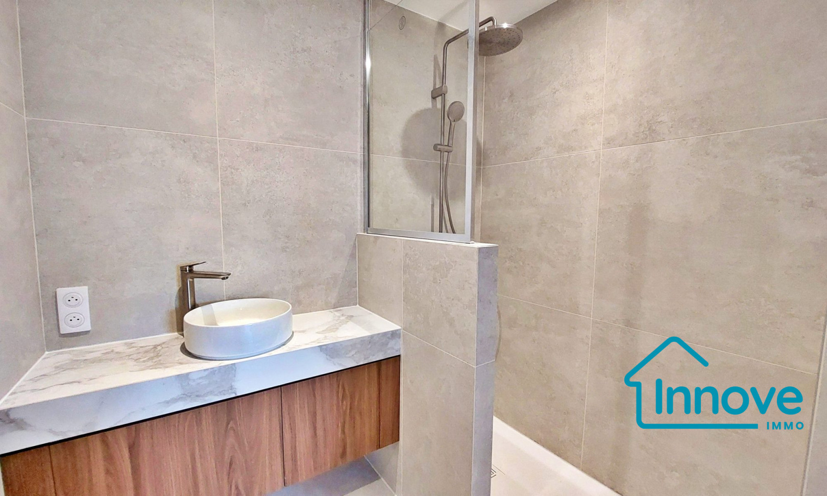
                                                Vente
                                                 APPARTEMENT T2 A VENDRE - LE CHESNAY-ROCQUENCOURT - REFAIT A NEU