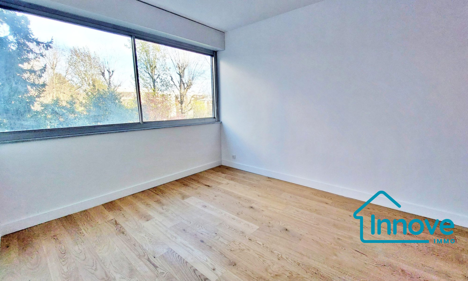 
                                                Vente
                                                 APPARTEMENT T2 A VENDRE - LE CHESNAY-ROCQUENCOURT - REFAIT A NEU