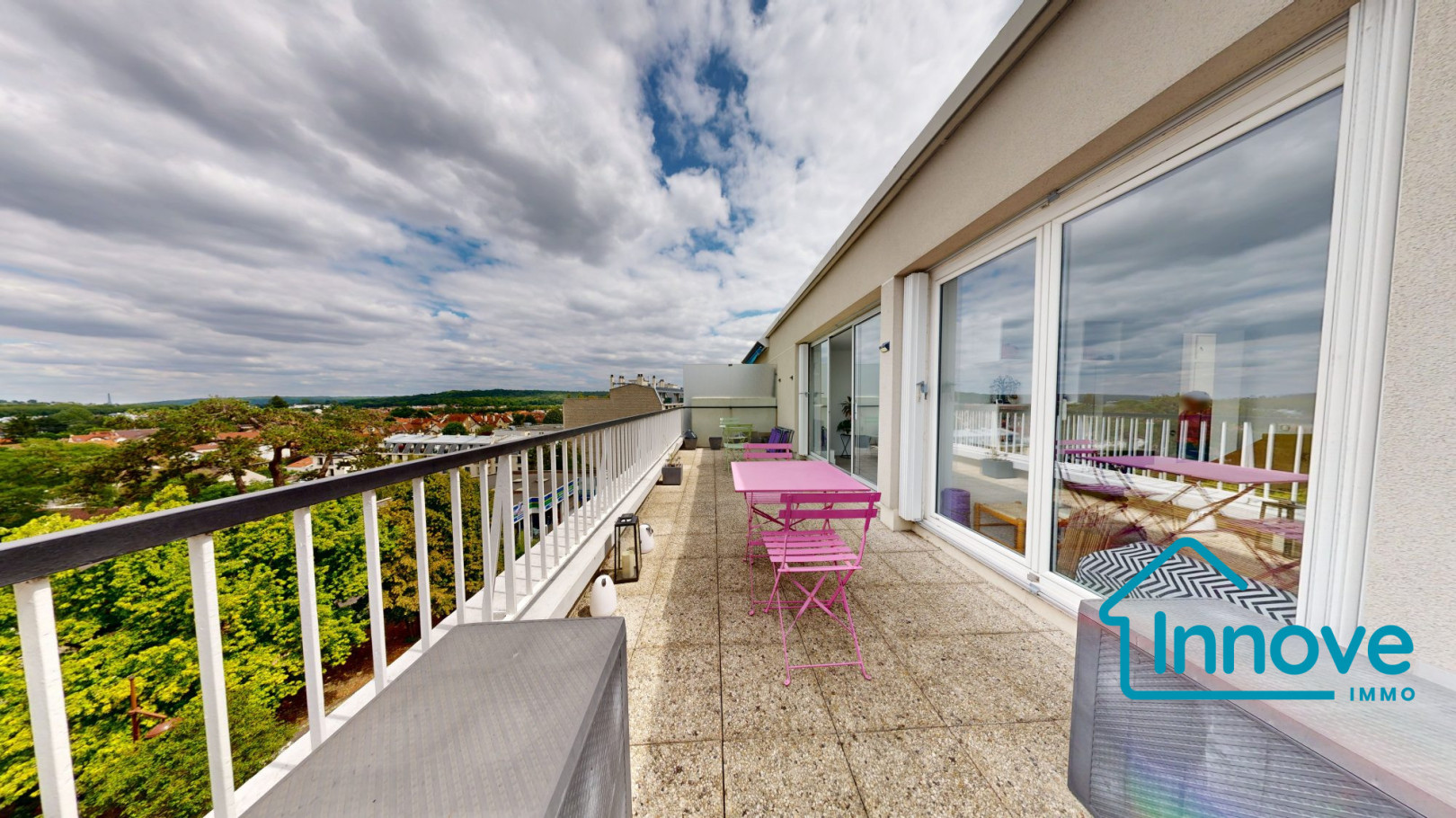 
                                                Vente
                                                 Appartement T2 à vendre Versailles Chantiers - Double terrasses