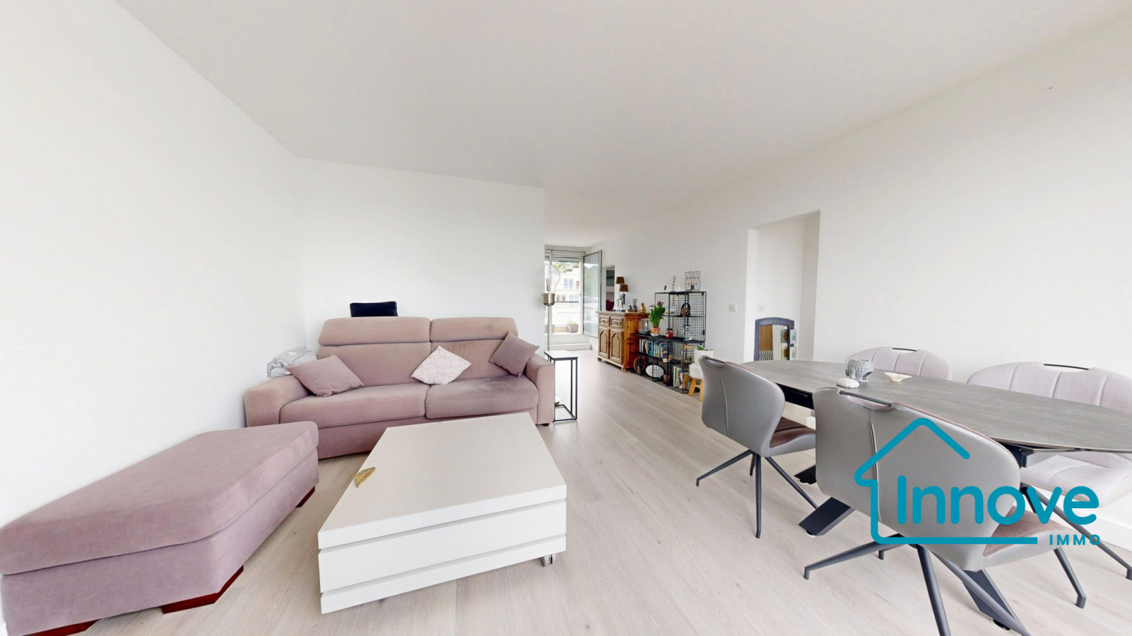 
                                                Vente
                                                 Appartement T2 à vendre Versailles Chantiers - Double terrasses