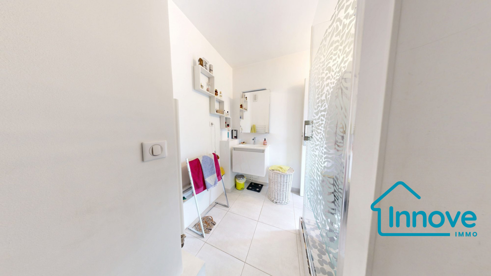 
                                                Vente
                                                 Appartement T2 à vendre Versailles Chantiers - Double terrasses
