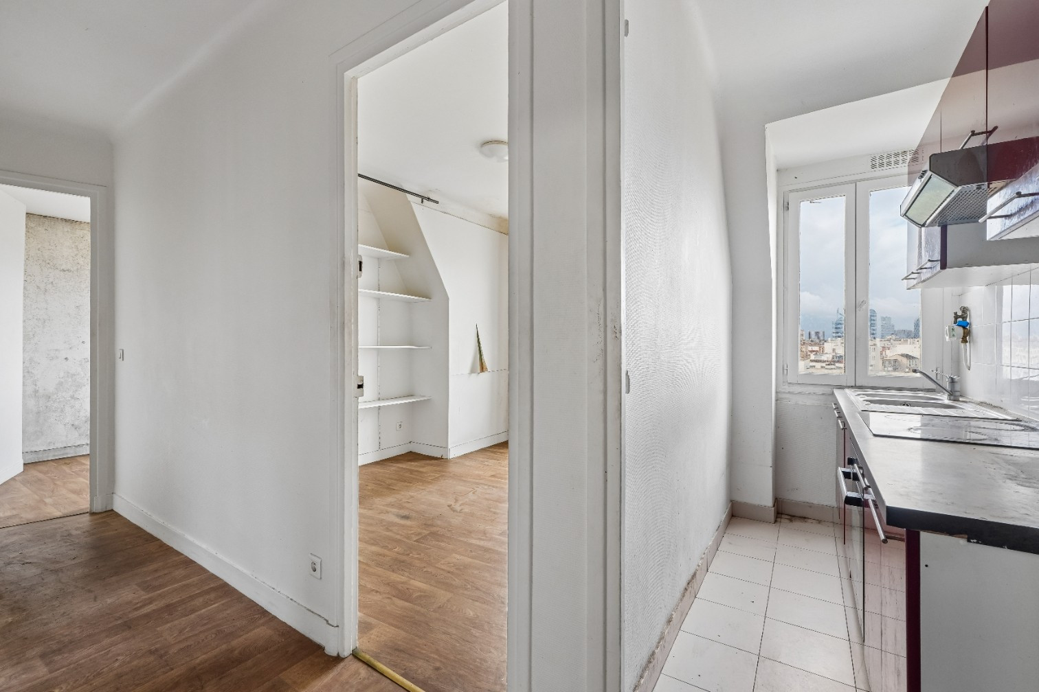 
                                                Vente
                                                 Appartement T2 avec balconnet - Asnières