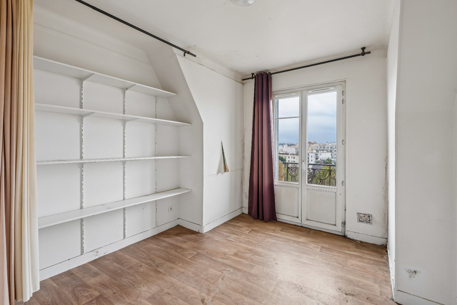 
                                                Vente
                                                 Appartement T2 avec balconnet - Asnières