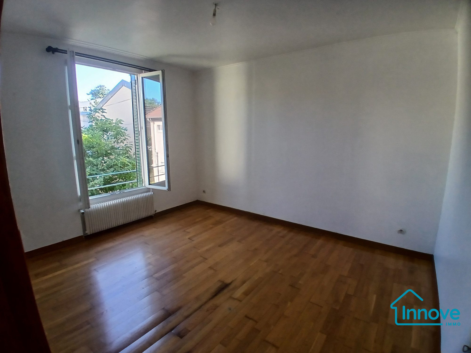 
                                                Vente
                                                 APPARTEMENT T2 AVEC BOX