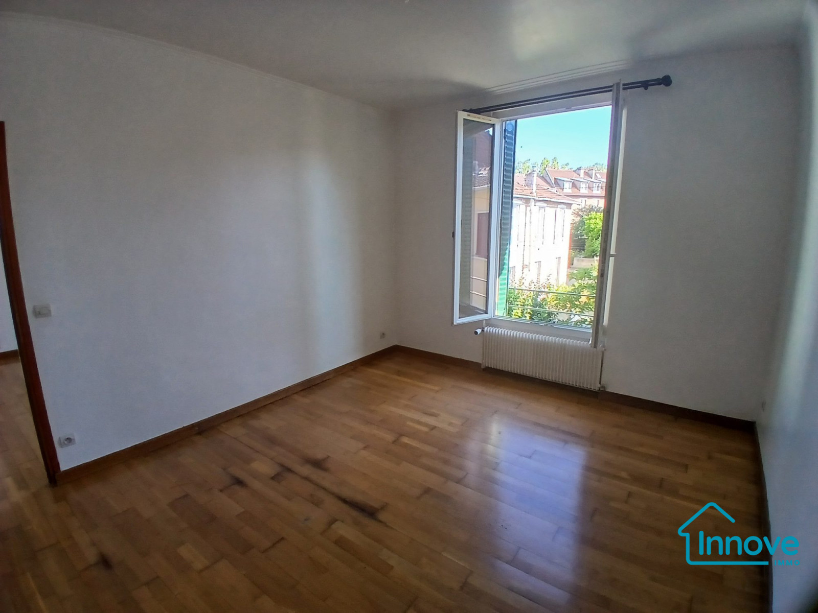 
                                                Vente
                                                 APPARTEMENT T2 AVEC BOX