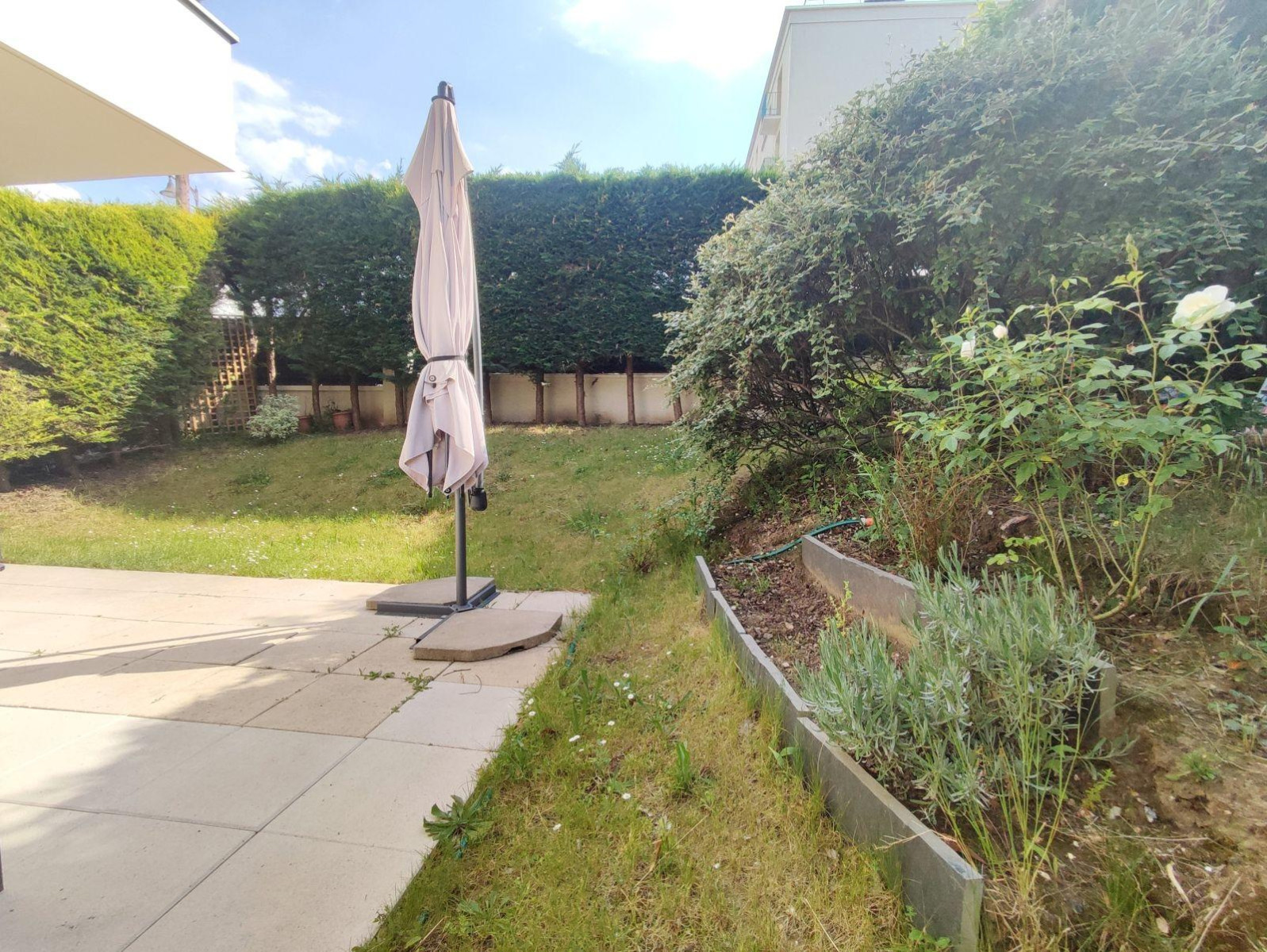 
                                                Location
                                                 Appartement T2 avec grand jardin privatif