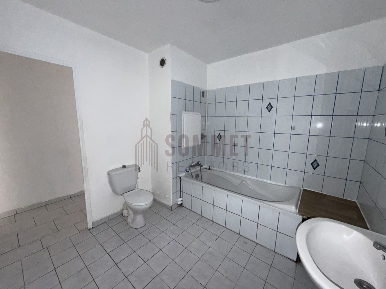 
                                                Location
                                                 Appartement T2 avec jardin et parking