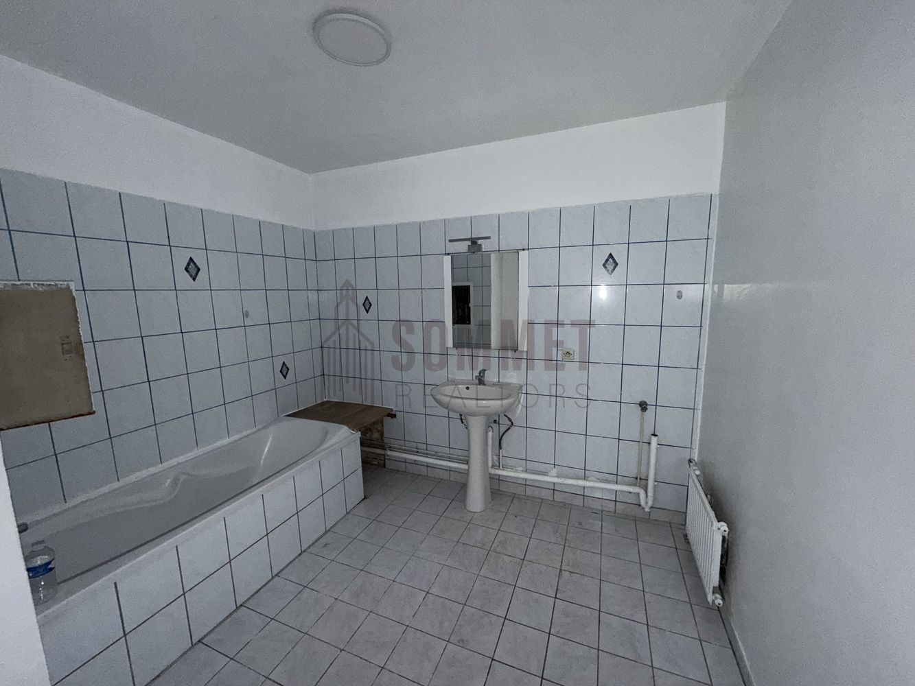 
                                                Location
                                                 Appartement T2 avec jardin et parking