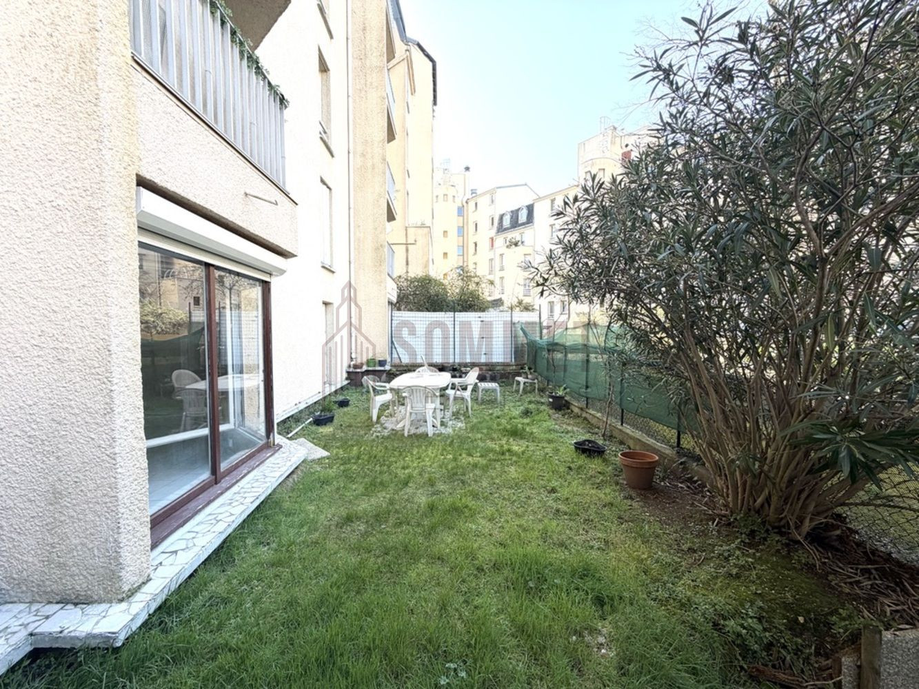 
                                                Location
                                                 Appartement T2 avec jardin et parking