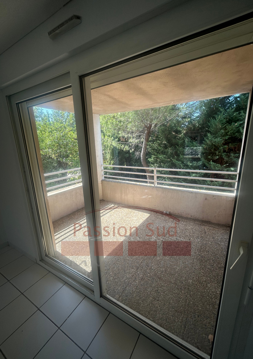 
                                                Location
                                                 Appartement t2 avec terrasse et parking