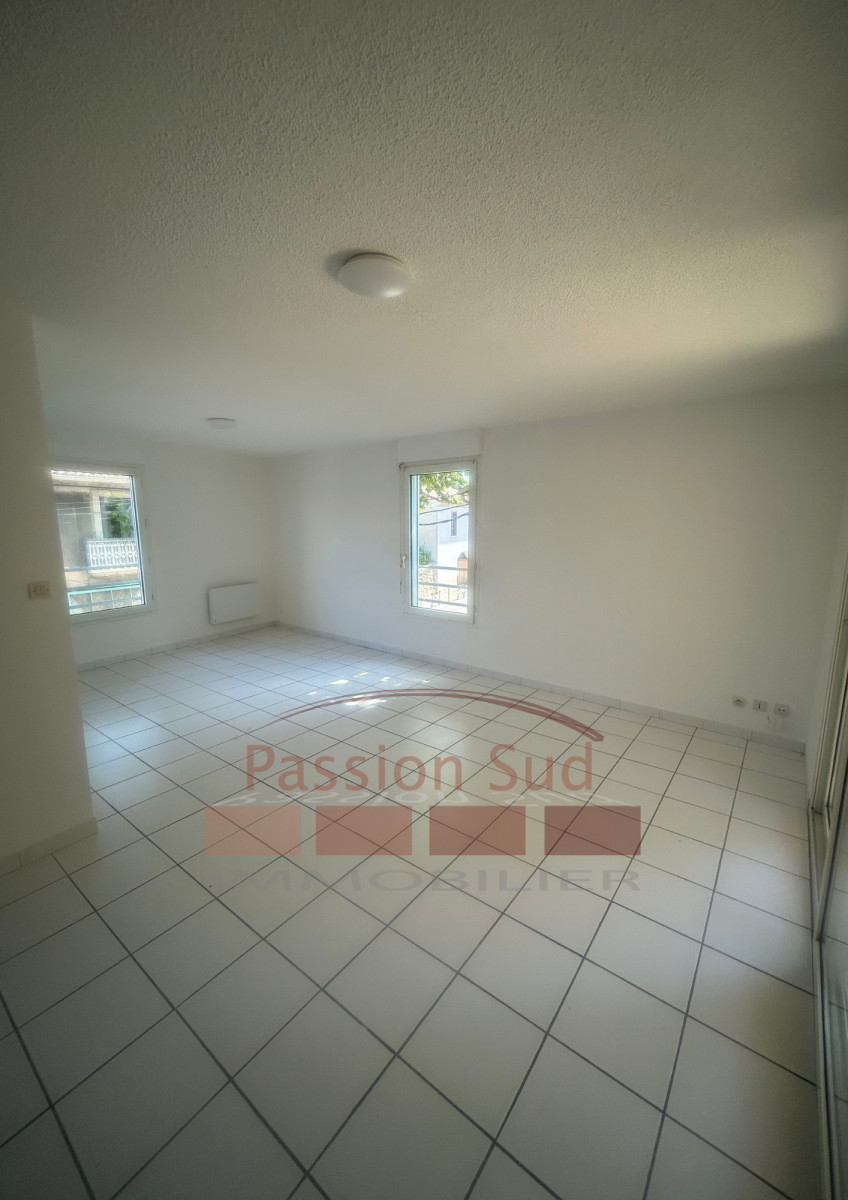
                                                Location
                                                 Appartement t2 avec terrasse et parking