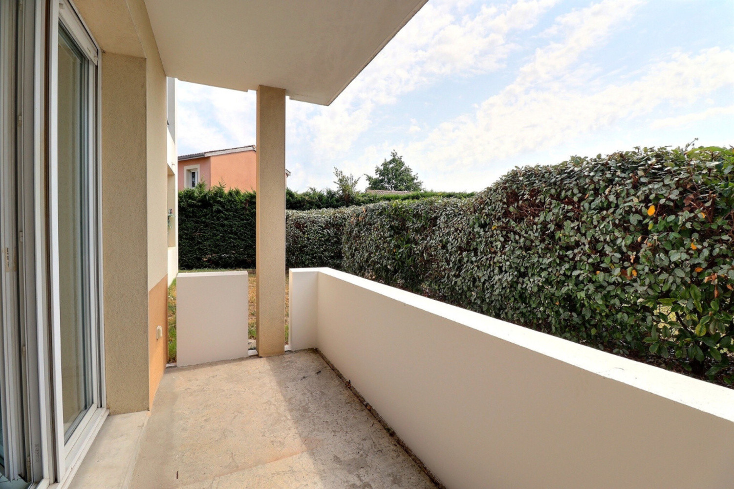 
                                                Vente
                                                 Appartement T2 avec terrasse - jardin