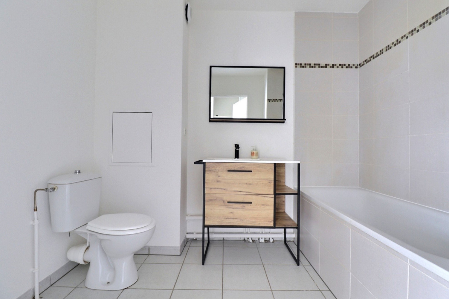 
                                                Vente
                                                 Appartement T2 avec terrasse - jardin