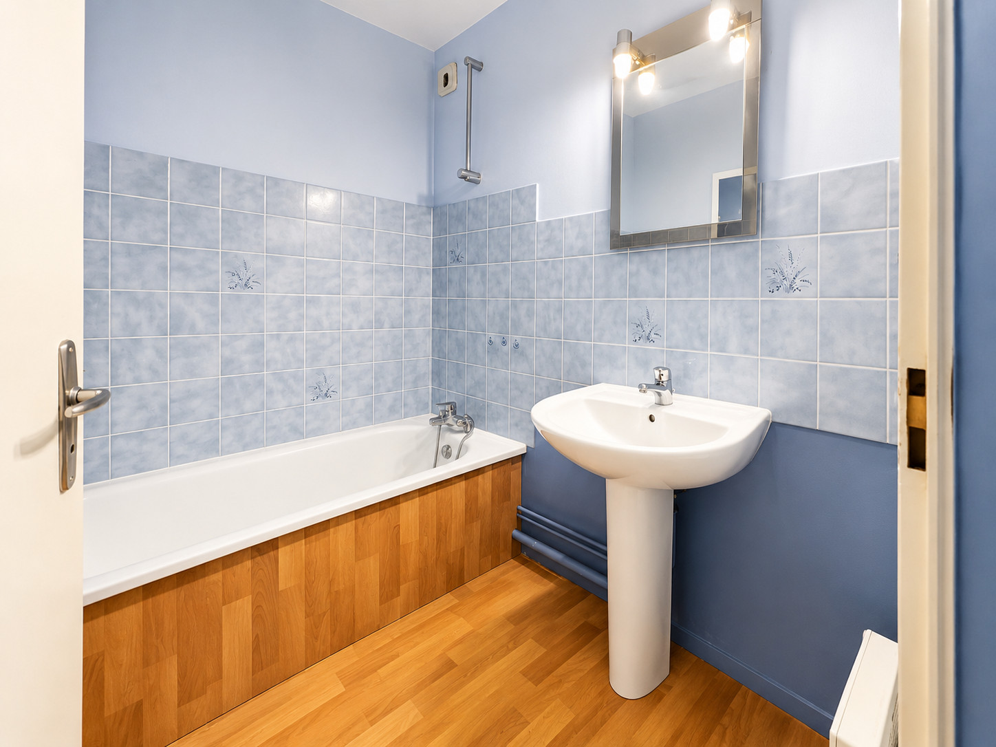 
                                                Vente
                                                 Appartement T2 avec terrasse plein sud et garage – Angers, Hauteurs Saint-Jean