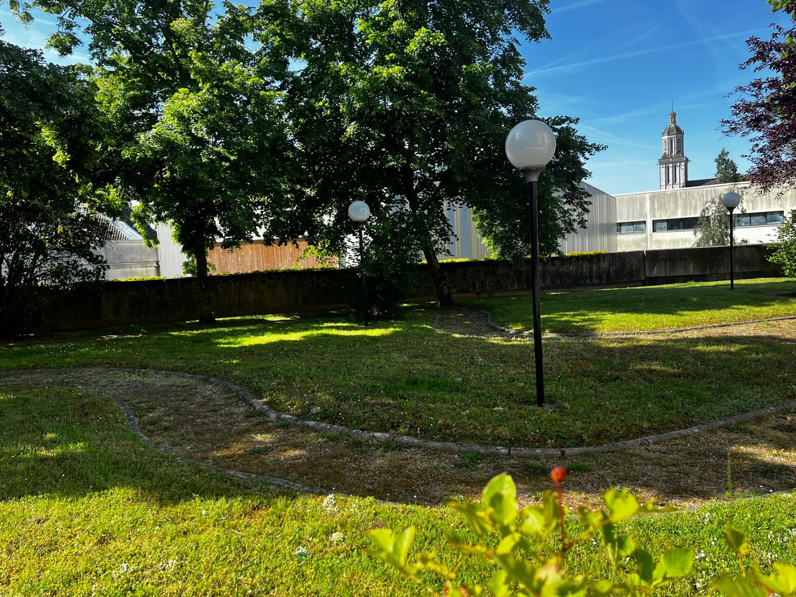 
                                                Vente
                                                 Appartement T2 avec terrasse plein sud et garage – Angers, Hauteurs Saint-Jean
