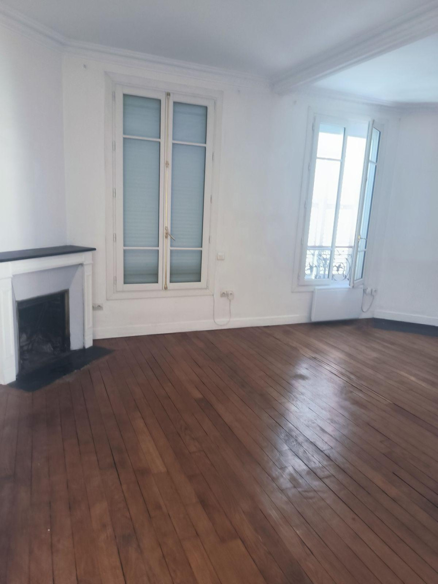 
                                                Location
                                                 Appartement T2 bis  a louer